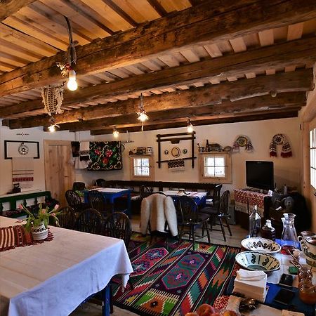 Iz De Maramures Rural Hotel (Adults Only) Surdesti  Exterior foto
