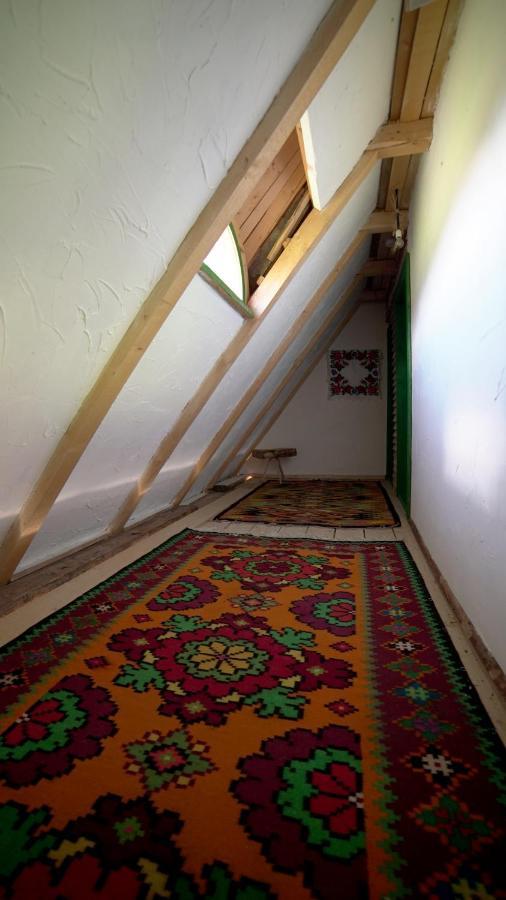 Iz De Maramures Rural Hotel (Adults Only) Surdesti  Exterior foto